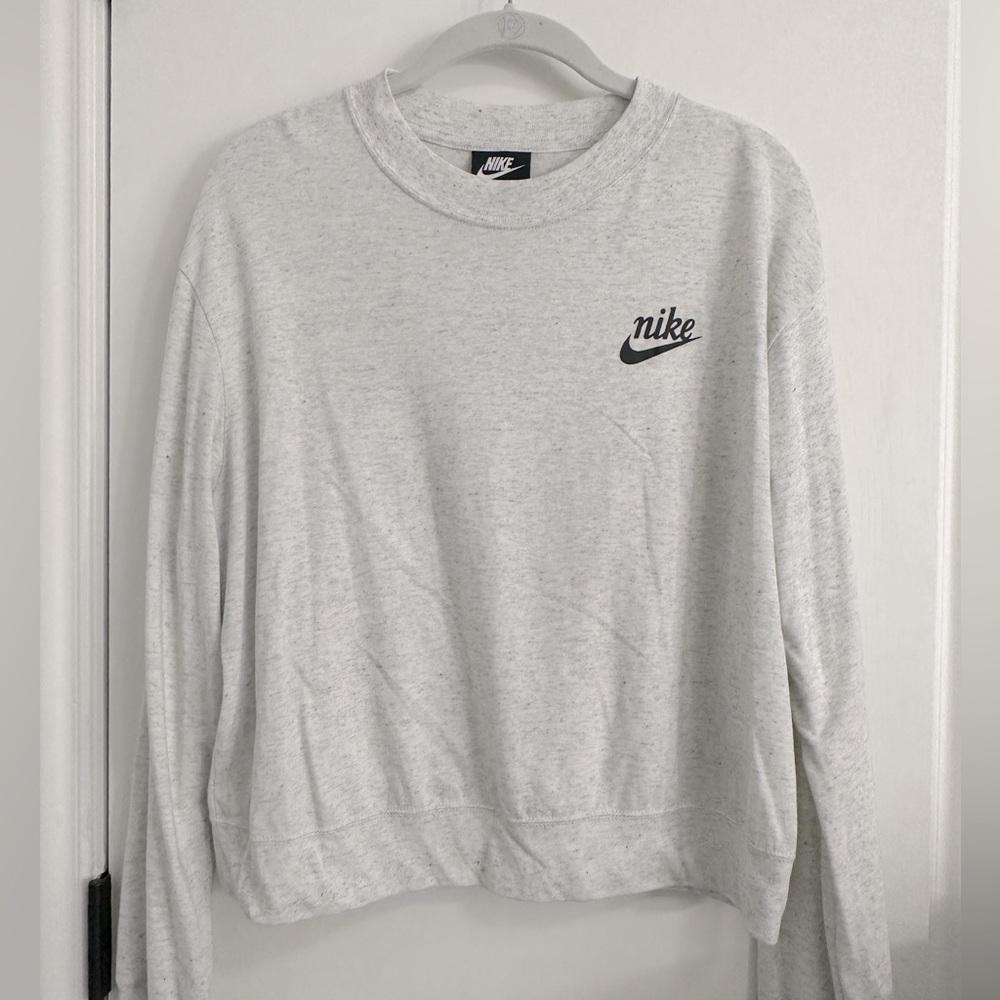 nike grey long sleeve top